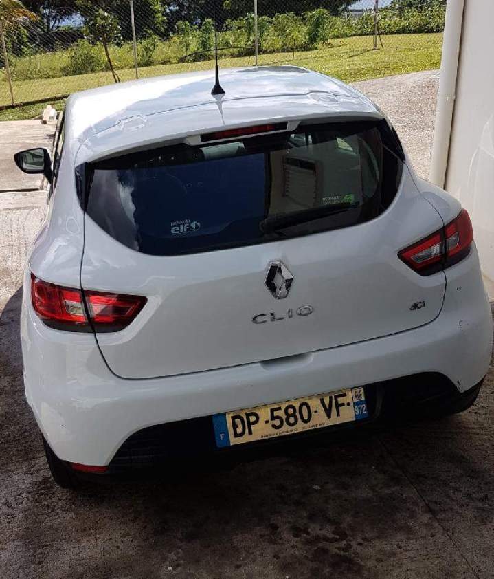 Voiture citadine à louer Martinique